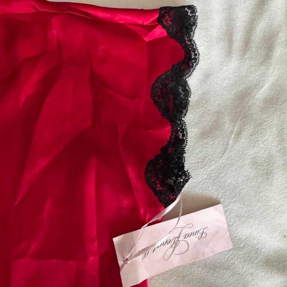 Linea Donatella Women's Red Robe - Picture 4 of 4